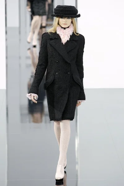 Look 30